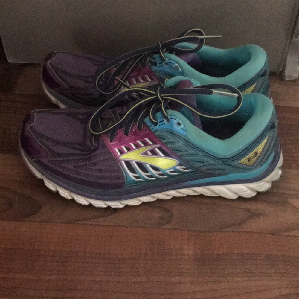 Brooks glycerin 14 size 9 running gym shoe